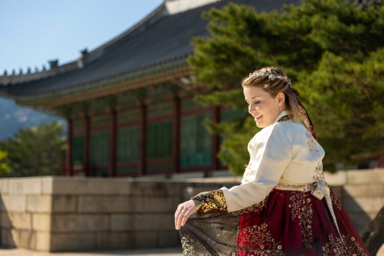 Blogger, Kimberly Kephart in Front of Korean Temple