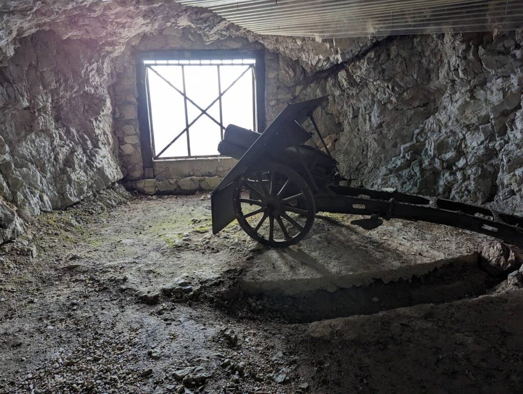 Artillery on display at the Strada Delle 52 Galleries. 