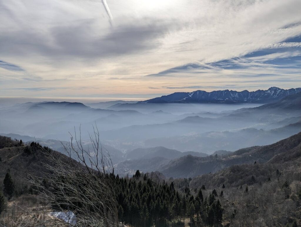 Foggy Mountain Views on the trail 