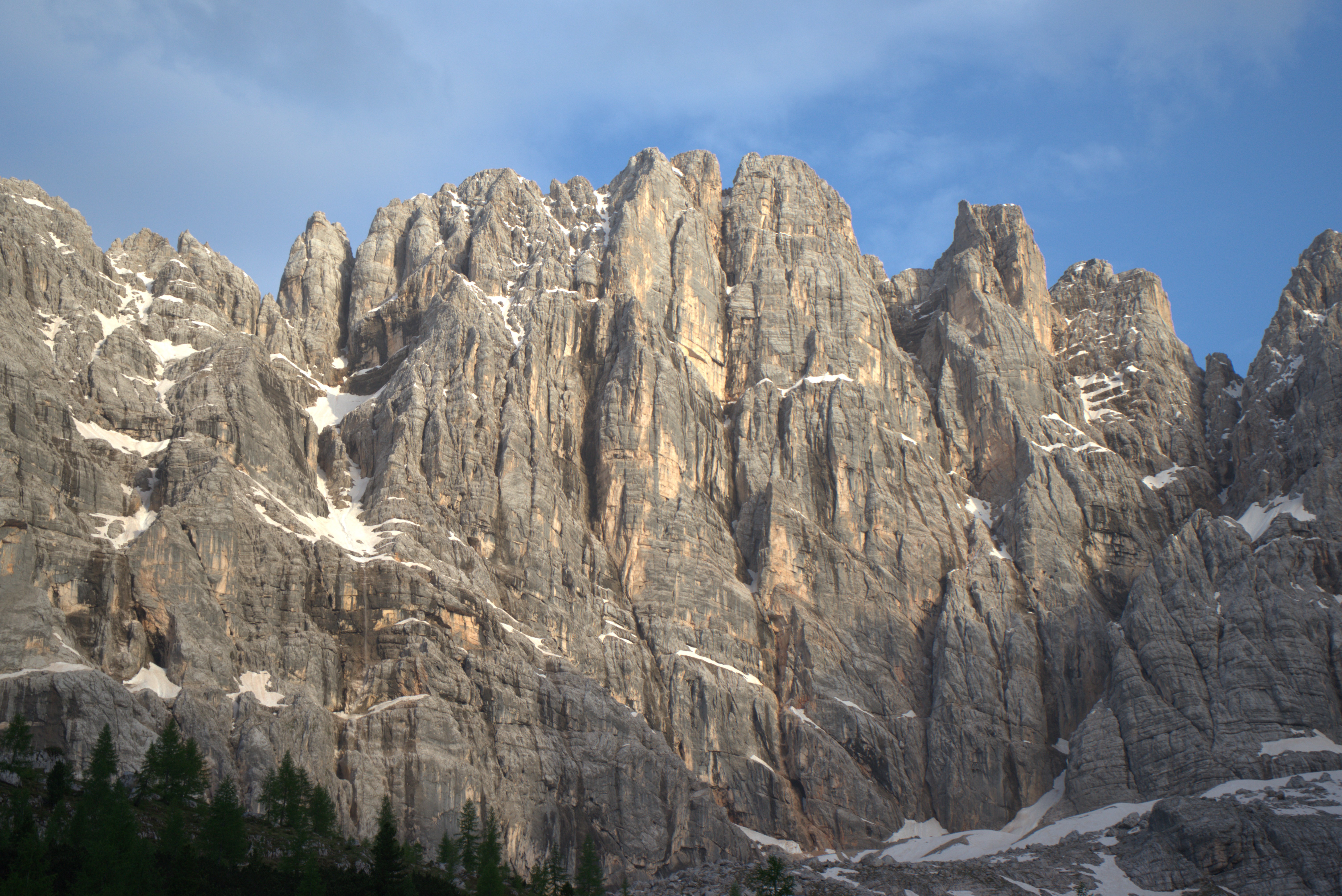 Jagged peaks surrounding Lago Di Sorapiss, Lago di Sorapis 