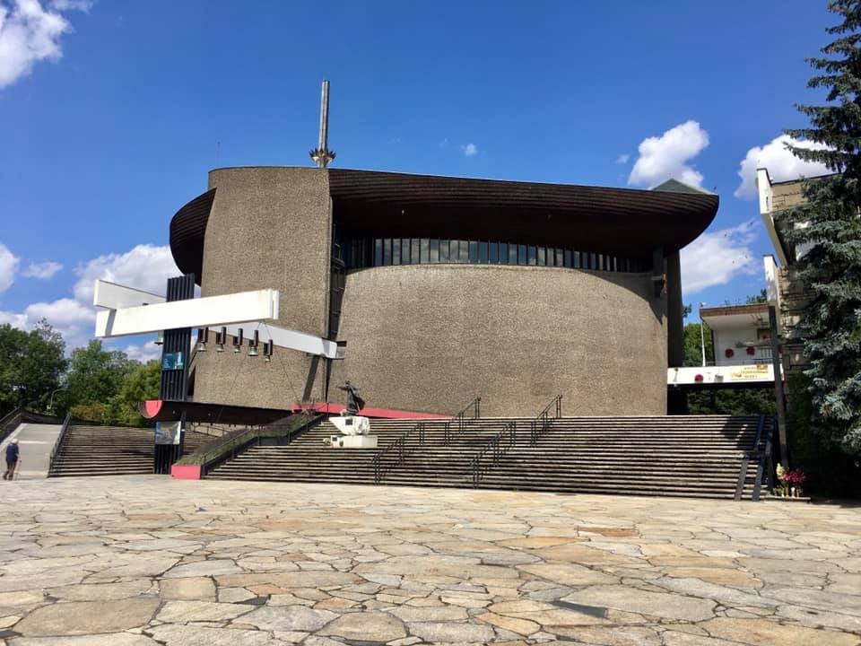 Arka Pana Nowa Huta Church front