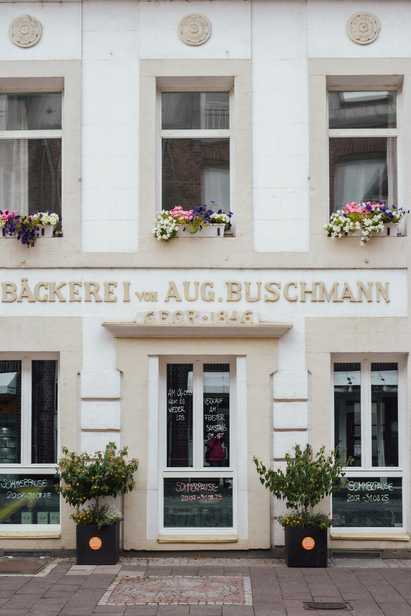 old german building with the words backerei on it