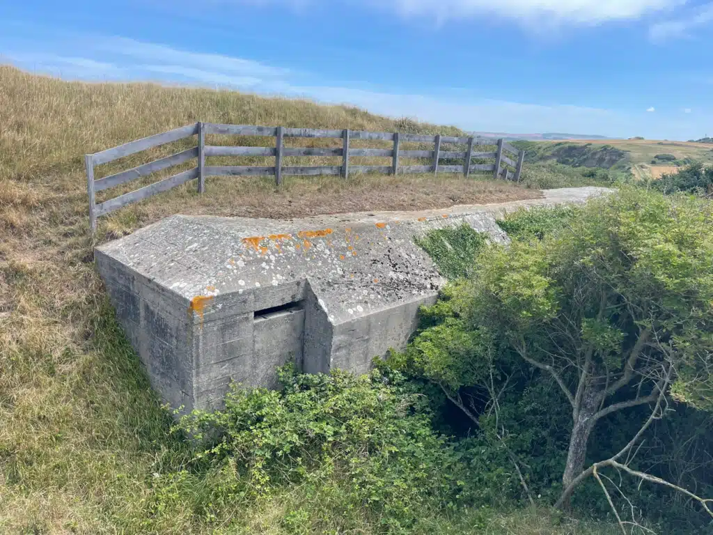 Bunker with arched roof and sea view Concrete bunkers at Stp 161 Bumerang, a German WWII strongpoint on the Côte d'Opale trail near Tardinghen